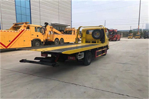 壤塘非事故拖车